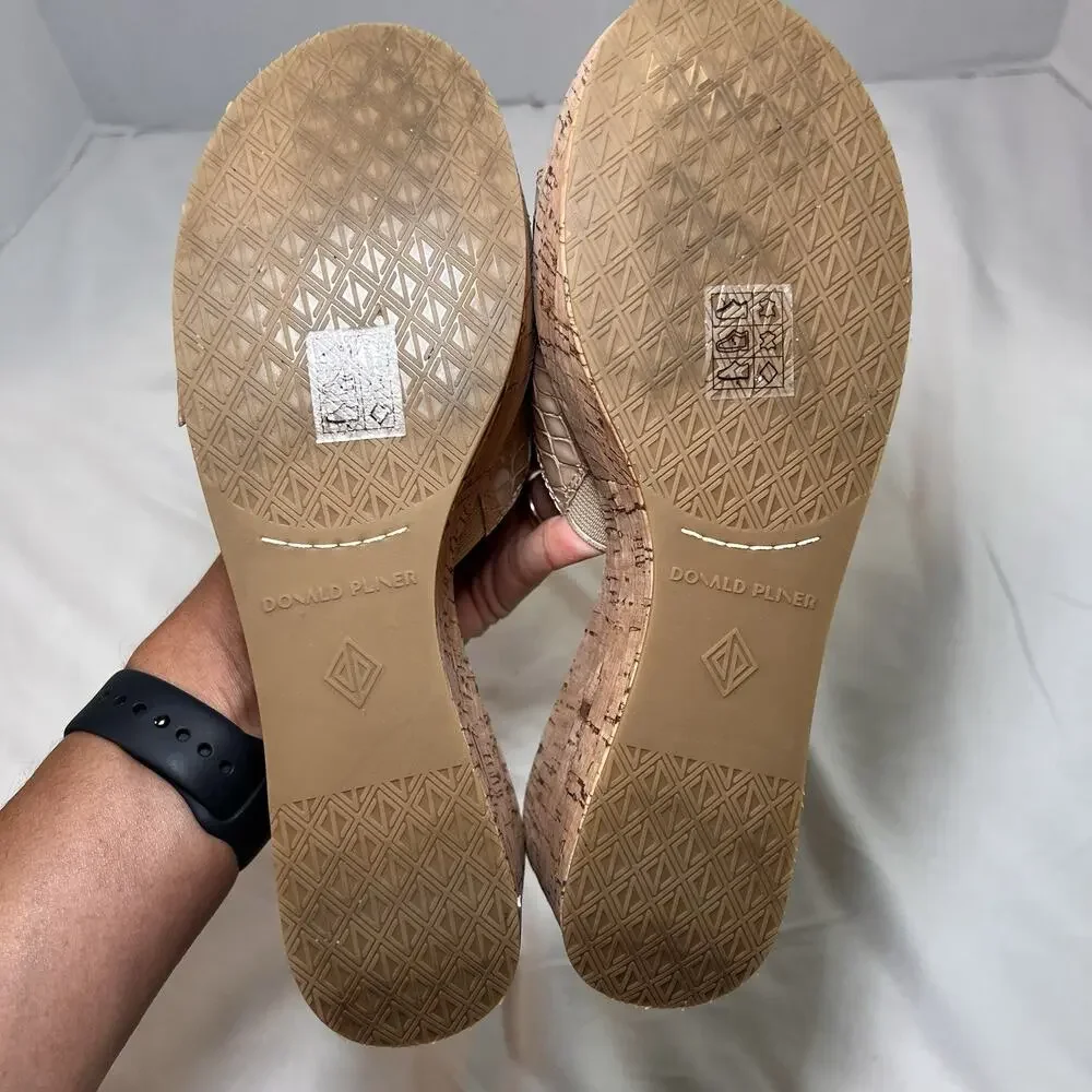 Donald Pliner Womens Size 7M Nude Croc Embossed Silver Buckle Cork Wedge Sandals